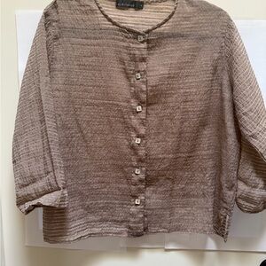 Cut Loose Lightweight Pale Purple/Gray Button-Down w/3/4 sleeves. Size M.